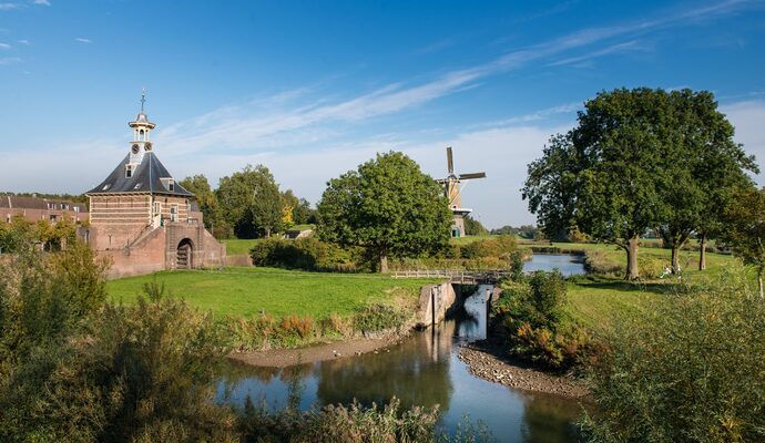 Dalempoort en molen de Hoop Gorinchem