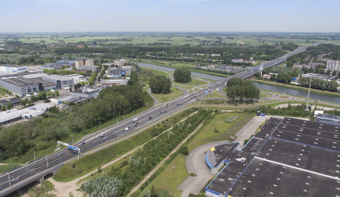bedrijventerreinen Rijksweg A27 en Damen Shipyards mid res